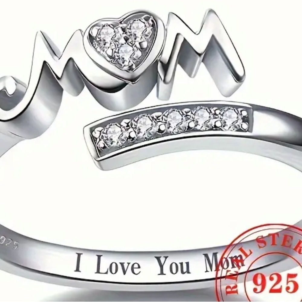 Silver 'Mom' Heart Ring